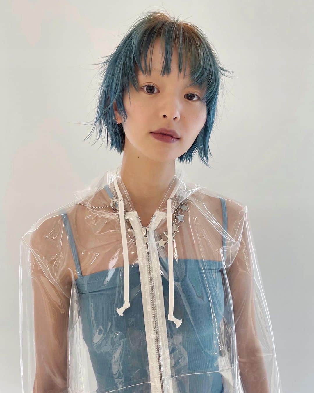 磯田 基徳のインスタグラム：「名古屋seminar style 今回はD-contestの審査員style。 僕は初めてハイセンスの審査員をさせて頂くのでいつもよりも少し攻めたstyle。だけどあくまで僕のクリエイティブの定義はお客様から見ても可愛いで収まるっていうところを意識しました！seminar中はデザインの考え方も沢山話しました！cutはベースを活かしてcutしました◎トータルでのコーディネートは　@__7tsukiii__ と沢山考えました👍🏾 @dalia_dlive D-contest是非参加してみてください💥 →before」