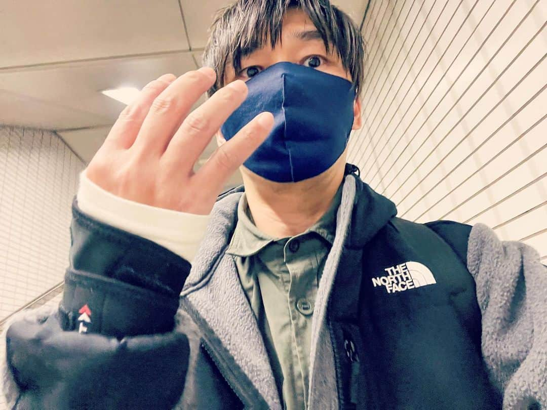 HASSYさんのインスタグラム写真 - (HASSYInstagram)「【骨折44日目】 曲げたり、負荷かけると痛いのはめちゃ痛いですが、先生からは、順調なので無理ない程度にリハビリしてくださいとのことです🙆‍♂️  無理ない程度にリハビリします🙋‍♂️ リハビリっても釣りやけどね💙  梅雨までにベイトタックル持てるように頑張ります🦾  #骨折 #骨折中 #骨折生活 #骨折男子」5月8日 17時28分 - hassy_upsetter