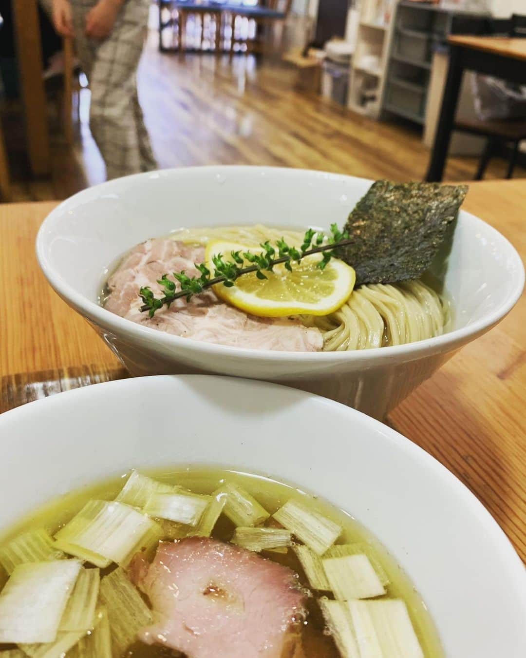 河口恭吾さんのインスタグラム写真 - (河口恭吾Instagram)「佐野にて 『アメノオト』というラーメン屋さんに行きました。 オシャレなラーメン屋さんです。 昆布だしのつけ麺を頂きました。 美味しゅうございました。 いわゆる佐野ラーメンじゃないです。欲張って大盛りにしてしまったので、6キロウォーキングしました。アウトレットも久しぶりに行ってみたけど、空いてましたね。買い物しやすくて助かりました。  #佐野ラーメン　#佐野アメノオト　#佐野アウトレット　#栃木みらい大使」5月8日 17時37分 - kawaguchikyogo