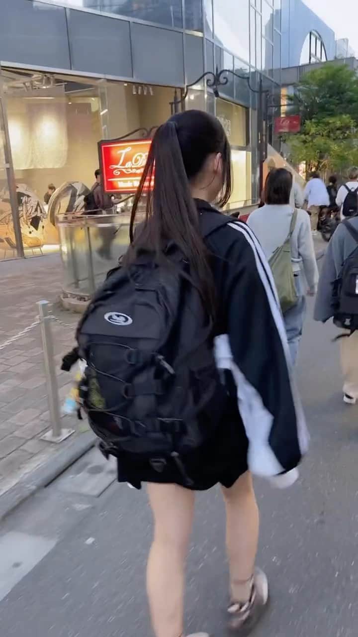 大石楓夏のインスタグラム：「アイドルのライブ前🫰🏻  #IDOLATER #アイドル #asobisystem  #아이돌 #셀스타그램 #오오티디 #패션 #인스타 #일본 #인스타그램 #얼스타그램」