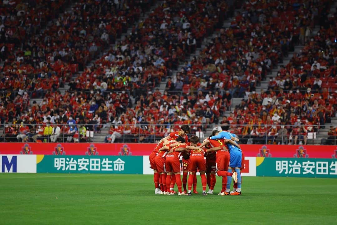 内田宅哉のインスタグラム：「. GW3連戦🔥 応援ありがとうございました！  . #grampus#名古屋グランパス#34 #ミズノ#モレリアネオ3」