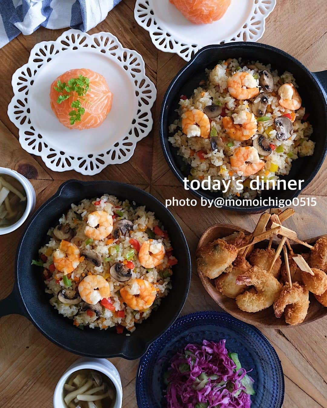 YASUKO TAKESUEのインスタグラム：「. こんばんは☺️💕. 今日の晩ごはん . . ⭐️海老ピラフ ⭐️海鮮串揚げ ⭐️サーモン手毬inたらもサラダ ⭐️紫キャベツのマリネ ⭐️ベーコンとしめじのスープ . . .  #晩ごはん#晩御飯#晩ご飯#夜ごはん#よるごはん#夕食#おうちご飯#うちご飯#おうちご飯lover#おうちご飯記録#食卓#手料理#手作りご飯#料理写真#器好き#器集め#献立#家庭料理#food#foodpic#foodstagram#foodphotography#followme#instagood」