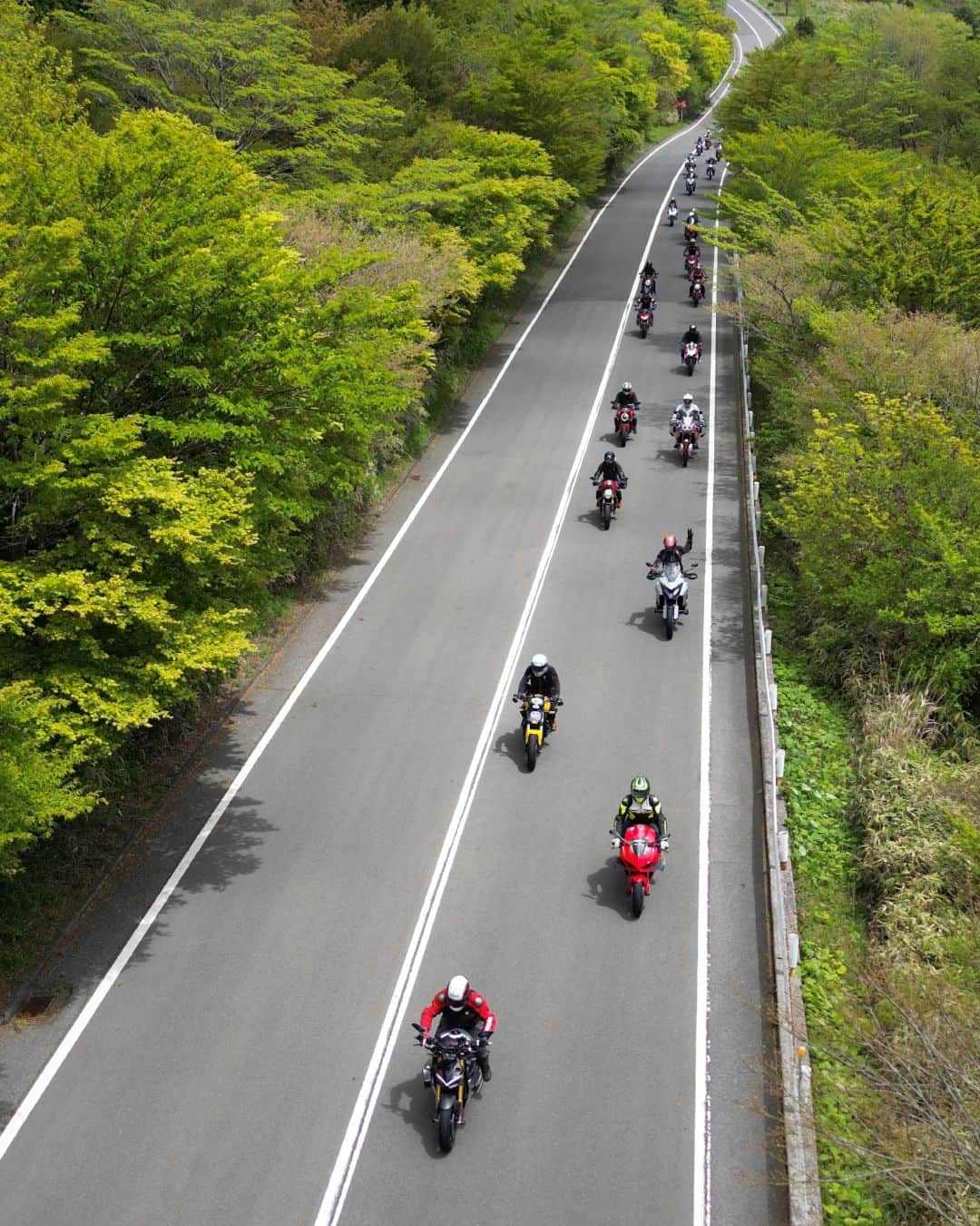 Ducati Japanさんのインスタグラム写真 - (Ducati JapanInstagram)「皆様はGWをどのように過ごされましたか？ ドゥカティは5月6日（土）にWe Ride As Oneを開催し、世界中のドゥカティスタが一緒にライディングを楽しみました。  世界各地のグループライドの様子は #WeRideAsOne でご確認ください。  #ドゥカティいいじゃん #WeAreDucati #DucatistiWorldGathering」5月8日 18時00分 - ducatijapan