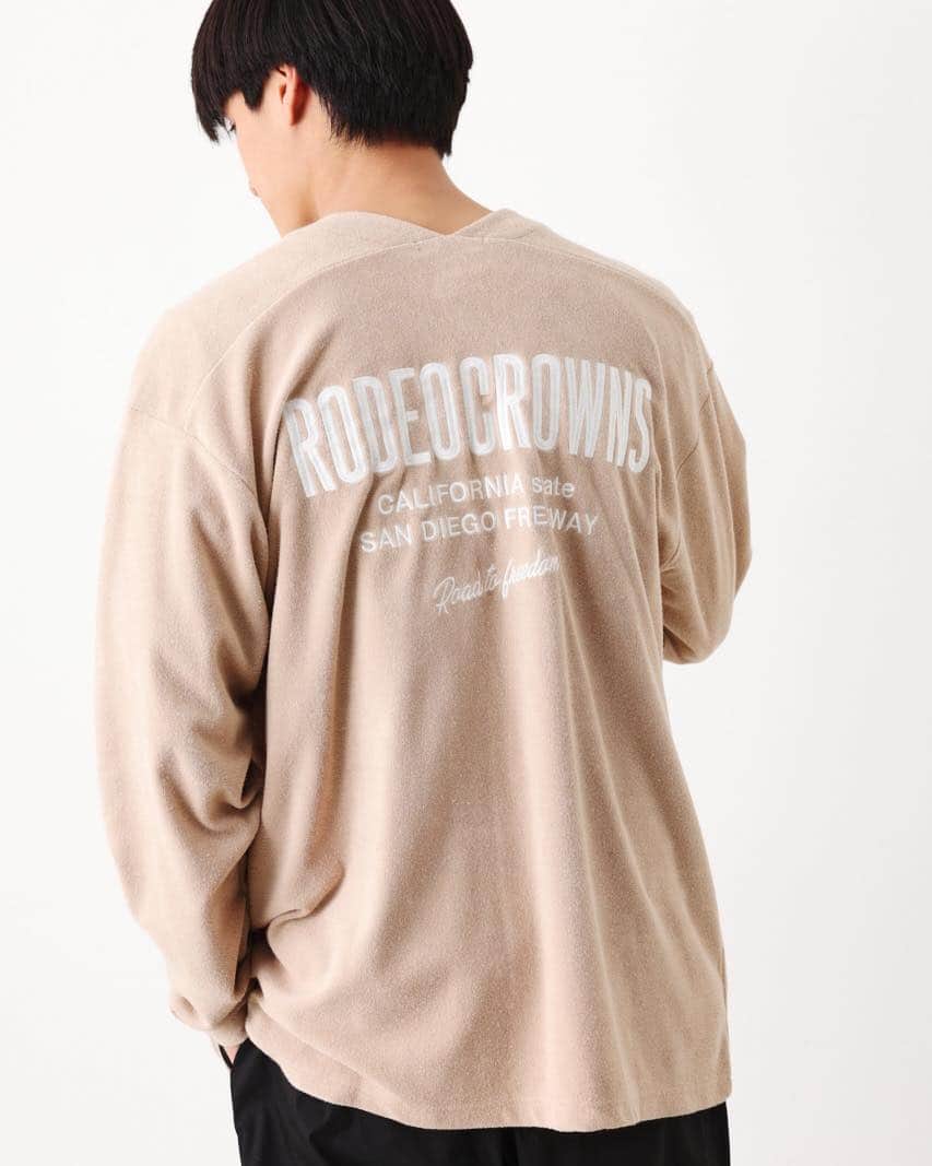 ロデオクラウンさんのインスタグラム写真 - (ロデオクラウンInstagram)「#RCWB#RODEOCROWNS NEW ARRIVAL ▶販売中 ━━━━━━━━━━━━━━━━━━━━━━ 柔らかな風合いで心地よい肌触りが特徴のパイル素材を 使用したTシャツ、トッパー、ショートパンツ。 Tシャツをレイヤードしているようなデザインのトップス、 暑い時期でも気軽に着やすいトッパーやショートパンツと、 シリーズで揃えたくなるアイテムです。  パイルレイヤードポケットTシャツ (421GSW80-0850) BEG_BLU_BLK SIZE：M_L ￥4,950(税込)  パイルエンブロイダリートッパー (421GSR80-0870) BEG_BLU_BLK SIZE：M_L ￥6,050(税込)  パイルショートパンツ (421GSW81-0860) BEG_BLU_BLK SIZE：M_L ￥4,730(税込) ━━━━━━━━━━━━━━━━━━━━━ #RODEOCROWNSWIDEBOWL」5月8日 18時00分 - rodeocrowns_official