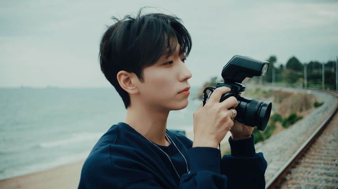のインスタグラム：「⠀  Xdinary Heroes  "Good enough" M/V  #XdinaryHeroes #엑스디너리히어로즈 #Deadlock #Goodenough #WE_ARE_ALL_HEROES #JYP」