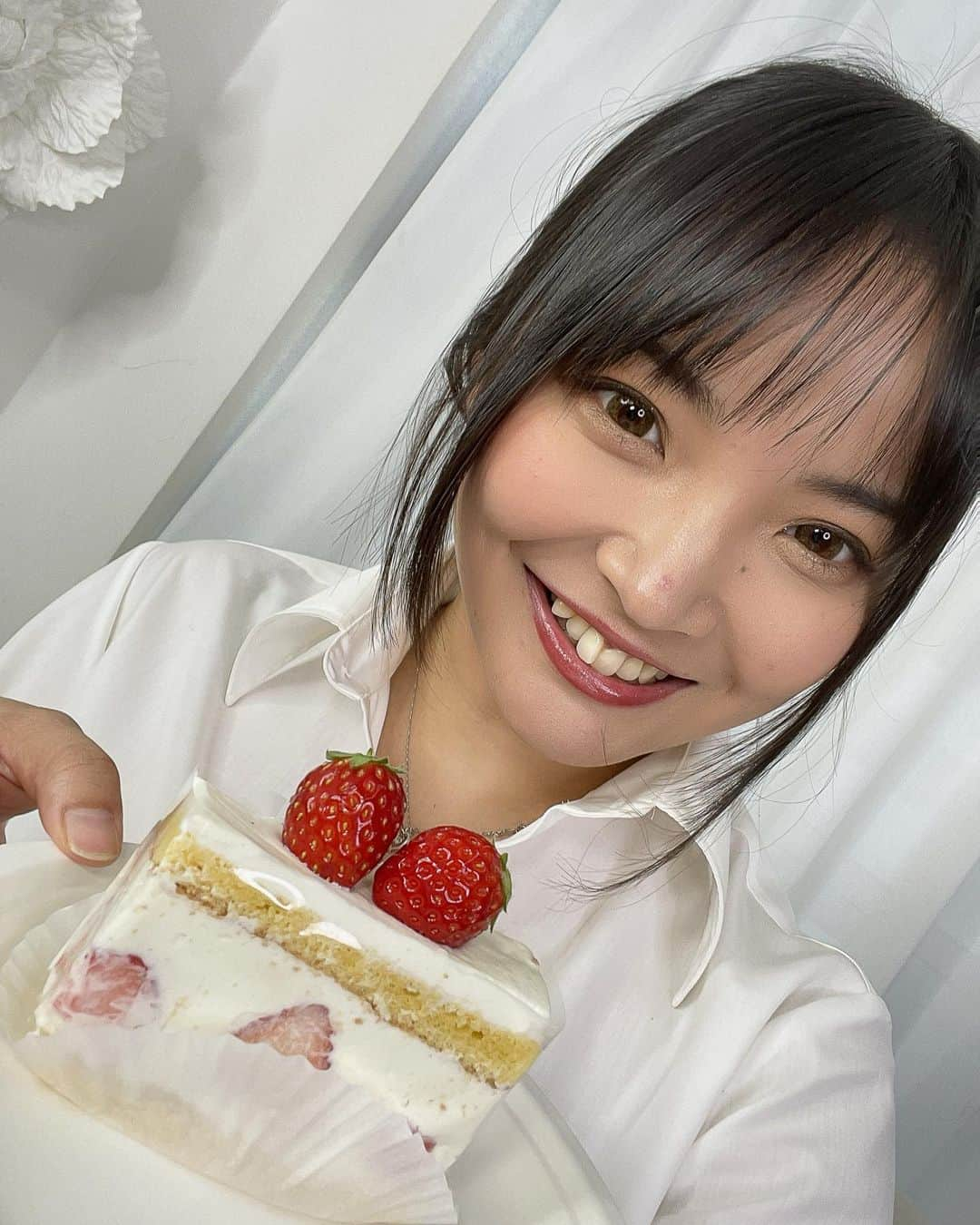 山本有紗さんのインスタグラム写真 - (山本有紗Instagram)「ケーキ食べたい」5月8日 18時01分 - arisa_bikini