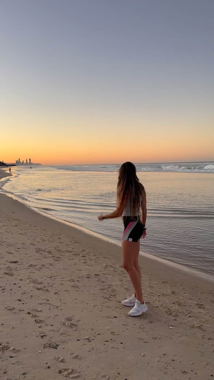 Maddie COATESのインスタグラム：「Obsessed w/u」
