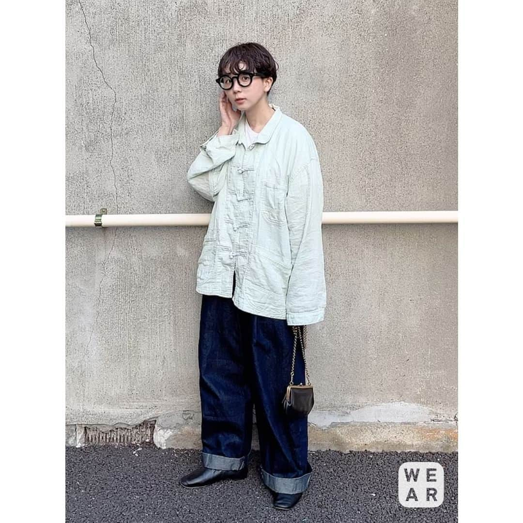 WEARさんのインスタグラム写真 - (WEARInstagram)「@wear_official では、トレンドのファッション情報をWEAR内のコーデと一緒に紹介！ ____________________________  Instagramフォロワー10.8万人✨✨  幅広いファッション知識や様々な着こなし、マニッシュな雰囲気がSNSを中心に支持を得ているkinoko.さん🍄  そんな、kinoko.さんが着ている服、どこのアイテムか気になりませんか？ なんとWEARアプリなら分かっちゃうんです🤭🤭  コーデの詳細が気になる人は、アプリをダウンロードしてWEAR IDで検索🔍 kinoko. ＠kinoooooooko3 (WEAR ID:s2kinoko3)  コーディネートが気になったら「保存」をタップ☝ 【着用アイテムの詳細】はWEARアプリまたはウェブサイトで👀  如果你喜歡我們po的穿搭，請記得按"保存"喔☝ 【穿搭單品的詳情】可以透過WEAR應用或官網查看👀  ____________________________ #WEAR #ootd #outfit #fashion  #コーデ #ブランドコーデ #淡色コーデ #インフルエンサー #春コーデ  #春コーディネート #春服 #トレンドコーデ #着回しコーデ #着回し #着回しアイテム #着回しコーディネート #デートコーデ #着こなし紹介 #大人カジュアル #きれいめカジュアル #UNIQLO #kinoko #カジュアルコーデ #VANS」5月8日 18時18分 - wear_official