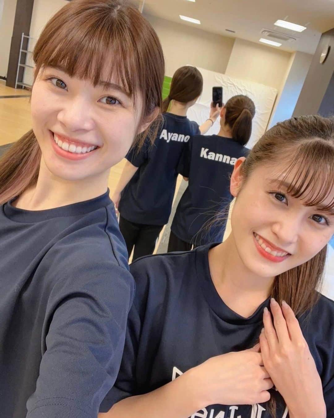 ブルーレジェンズさんのインスタグラム写真 - (ブルーレジェンズInstagram)「みなさんこんにちは！Kannaです🌷  ライオンズダンスアカデミーのレッスン前にAyanoと写真を撮りました📷 4月1日の試合ではグラウンドで発表会を行いましたが、皆さん観ていただけましたか？😊  アカデミー生のみんなは年に数回、私達と一緒にグラウンドパフォーマンスをするので応援よろしくお願いします🙌🏻  明日からホーム6連戦！ ベルーナドームで一緒にライオンズを応援しましょう📣  みなさんのご来場をおまちしています✨  #bluelegends #seibulions #埼玉西武ライオンズ」5月8日 18時31分 - bluelegends_lionsofficial