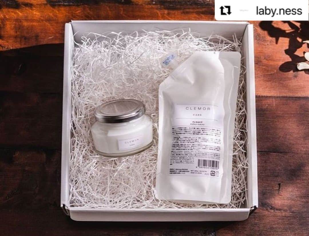 西尾 隆介 Labyrinthさんのインスタグラム写真 - (西尾 隆介 LabyrinthInstagram)「コロナのせいで、中々サロンに通えない。そんな時に、 お家でサロンケアのクリオリティーを出せるように。 そんな思いで作った商品clemor。  おかげさまで2周年を迎えました。 本当にありがとうございます。  これからも自分が美容師である事、サロンをやってる強みを活かして、しっかりとした商品を作っていきます。 引き続き、どうぞよろしくお願いします。  hair @nishioryusuke  make @mimimon06  direction @iku475   model @_62190  　　　@7d_chm   #Repost @laby.ness with @use.repost ・・・ ✩  clemor serum in shampoo 2nd Anniversary🫧  いつもありがとうございます⋆*☺️ 『clemor serum in shampoo』 が 5月8日で発売から2周年を迎えます。  お客様のご支援があったからこそ 2周年を迎えることができました。 感謝の気持ちでいっぱいです💝  2周年を記念してお得なclemorキャンペーンを 開催いたします❣️  .・*・.・*・.・*・.・*・.・*・.・*・.・*・.・*・.  ⋆⸜clemor serum in shampoo 2周年記念キャンペーン⸝⋆  ✨数量限定✨特別価格✨  【2周年キャンペーン商品】 🌟クレモルセラムインシャンプー本体＆クレモルケア本体  　¥5,500  🌟クレモルセラムインシャンプー本体＆詰替  ¥6,500  🌟クレモルケア本体＆詰替  ¥6,500  【期間】 2023/5/8(月)~2023/5/31(水)  .・*・.・*・.・*・.・*・.・*・.・*・.・*・.・*・.  これからもお客様に喜んで頂けるヘアケア商品を 提供し続けられるように努力して参ります😊 変わらぬご支援の程よろしくお願いします🙇🏻‍♂️🙇🏻‍♀️  labyness  .................................................................  ⋆⸜ プロフィールの公式online storeを 是非ご覧ください ⸝⋆  ◉取り扱い店舗◉ Labyrinth(ラビリンス) 心斎橋店 ※お電話にて在庫をご確認の上ご来店下さいませ。 ☎︎06-4708-4574   #Labyrinthhair @nishioryusuke   .................................................................  #labyness#ラビネス#美容師が本気で作ったヘアケアブランド#サロン専売品」5月8日 18時39分 - nishioryusuke