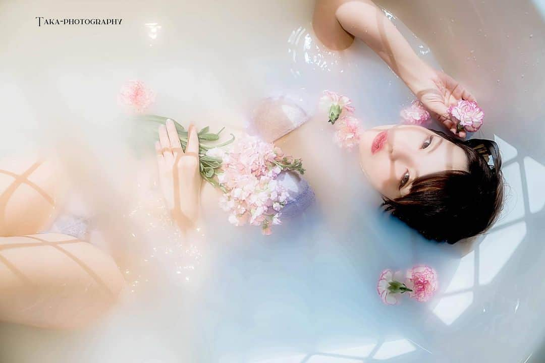 Mikaさんのインスタグラム写真 - (MikaInstagram)「『流麗』 　  sexy milk bath  ・ ・ ・ photo by @ph_taka1028 📸 model @mikarin_portrait  ・ ・ ・ ・ follow me💋  #美花展 #被写体モデル #風呂撮影 #フロカメラマン #カメラ女子 #キリトリセカイ #ポートレートセレクション #スクリーンに恋して #カメラマンさんと繋がりたい #被写体なります #ポートレートしま専科 #写真を止めるな #グラビアモデル #ランジェリーモデル #風呂の日  #jp_portrait部 #jp_portrait_collection #portrait #japanesegirl #asiangirl #love_camera_club #asianbeauty #sexygirsls #milkbathphotography  #supersexygirl  #excellent_portraits #top_portrait_photo #pasha_magazine」5月8日 18時43分 - mika_portrait