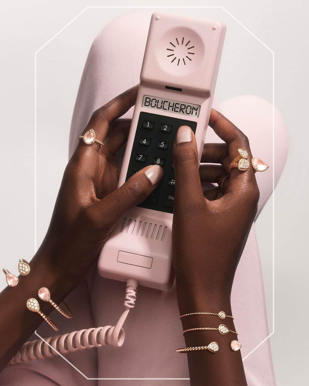 ブシュロンのインスタグラム：「You need this color on speed dial. Live life in pink with new Serpent Bohème Pink Quartz.⁣ ⁣ #BasicnotBasic⁣ #SerpentBohème」