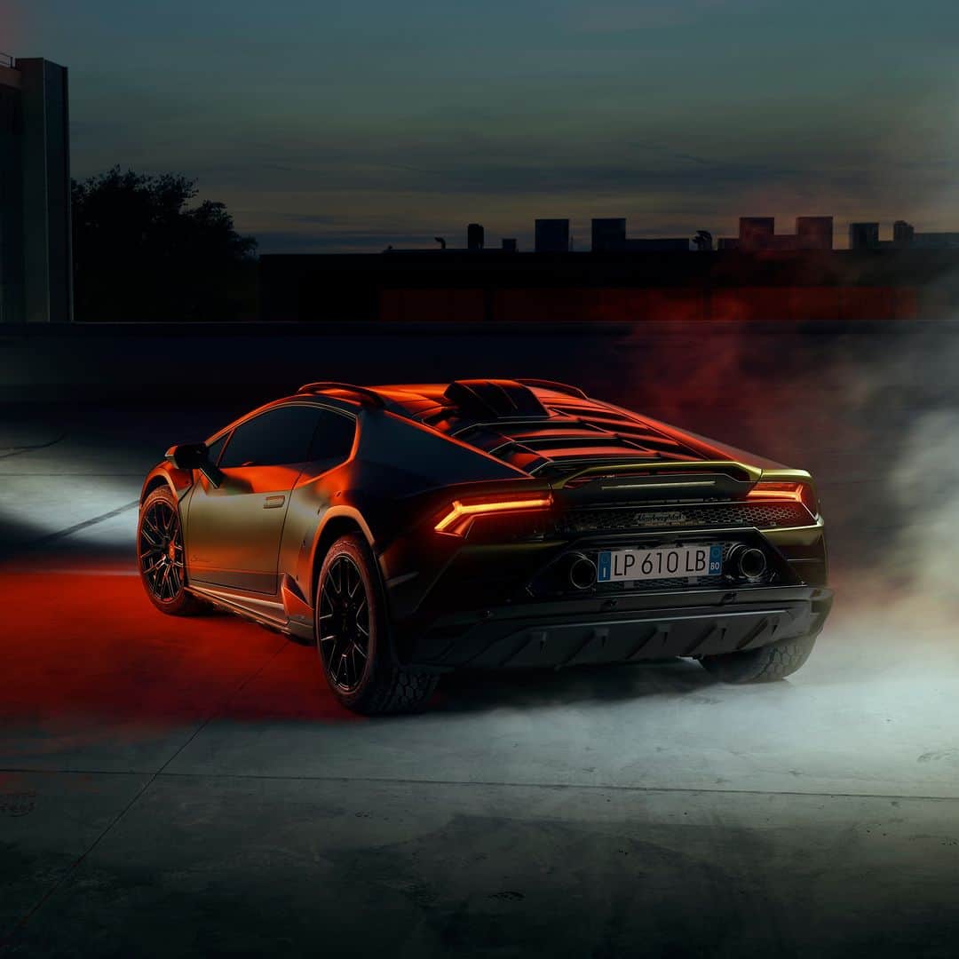 ランボルギーニのインスタグラム：「An upward trend in Q1 2023 for Automobili Lamborghini, with record deliveries, revenue and operating income, compared to the same period in the previous year:  • Our turnover reached €728 million, an increase of 22.8% compared to the same period of 2022. • Operating income increased from €178 million to €260 million. • In the first three months of 2023, we delivered 2,623 cars – the highest result ever - 84 more than the 2,539 in last year’s first quarter.  #Lamborghini #DrivingHumansBeyond __ Huracán Sterrato: fuel consumption combined: 14,9 l/100km (WLTP); CO2-emissions combined: 337 g/km (WLTP)  Urus Performante: fuel consumption combined: 14,1 l/100km (WLTP); CO2-emissions combined: 320 g/km (WLTP)  Huracán Tecnica: fuel consumption combined: 14,5 l/100km (WLTP); CO2-emissions combined: 328 g/km (WLTP)  Urus S: fuel consumption combined: 14,1 l/100km (WLTP); CO2-emissions combined: 320 g/km (WLTP)」