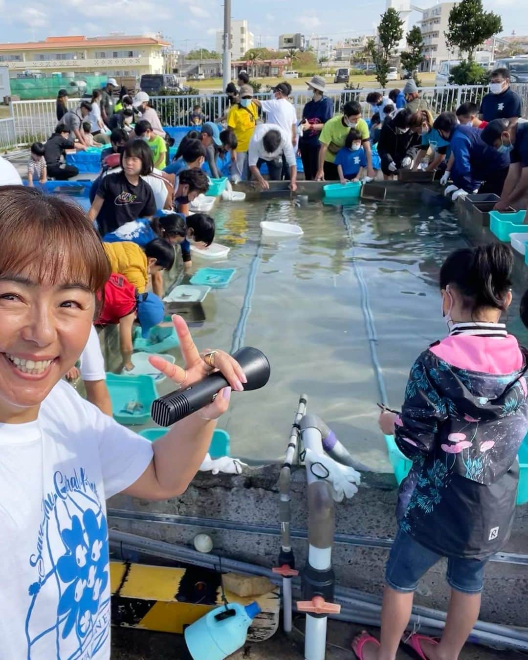 田中律子さんのインスタグラム写真 - (田中律子Instagram)「石垣市役所にて、中山市長に　@happiesttown.ishigaki  ご挨拶に行ってきました🙏  NPO法人アクアプラネットの活動について🪸子供たちとサンゴについてお話ししたり、サンゴの苗作り体験、海と触れ合って感じて遊ぶイベントを、子供たちは参加費無料で開催してるので、石垣市にご協力のお願いに行ってまいりました✨中山市長、私たちの話を真剣にいつも聞いてくださり、本当にありがとうございます🙏🏼 石垣島から全国へ、海やサンゴの大切さを知ってもらうため、子供たちへのイベントは、これからも継続して行なっていきたいと思います🪸🌞  石垣島に来れない方は、アクアプラネットHPから、応援プログラム📣で、サンゴの苗が購入できます。アクアプラネットで1本1本大切に石垣島の海に植えています。購入していただいた方には、メールにて、お名前付きのサンゴの写真をお届けします💚📷🪸  アクアプラネットHP https://www.aqua-planet.org/  来年のサンゴのイベントは、3月3日日曜日の予定です🗓️  #okinawa  #石垣島  #npo法人アクアプラネット  #100年後の子供たちにこの海を残そう  #savethecoral  #savetheocean  #coral」5月8日 19時09分 - ri2kotanaka