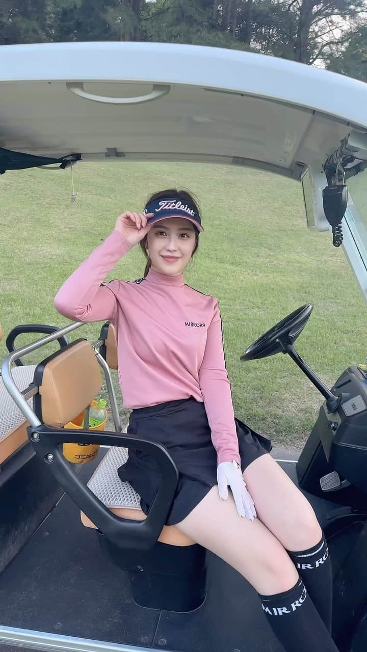 矢田伶華のインスタグラム：「𝑔𝑜𝑙𝑓🏌️‍♀️ スルーは後半体力持たん🥲笑 ⁡ #golf#ゴルフ#ゴルフ女子#ゴルフコーデ#ミラーナイン#mirror9  #ゴルフ女子コーデ #ゴルフウェア#golflife #golfcourse #jackbunny#ゴールデンクロス #ゴールデンクロスカントリークラブ」