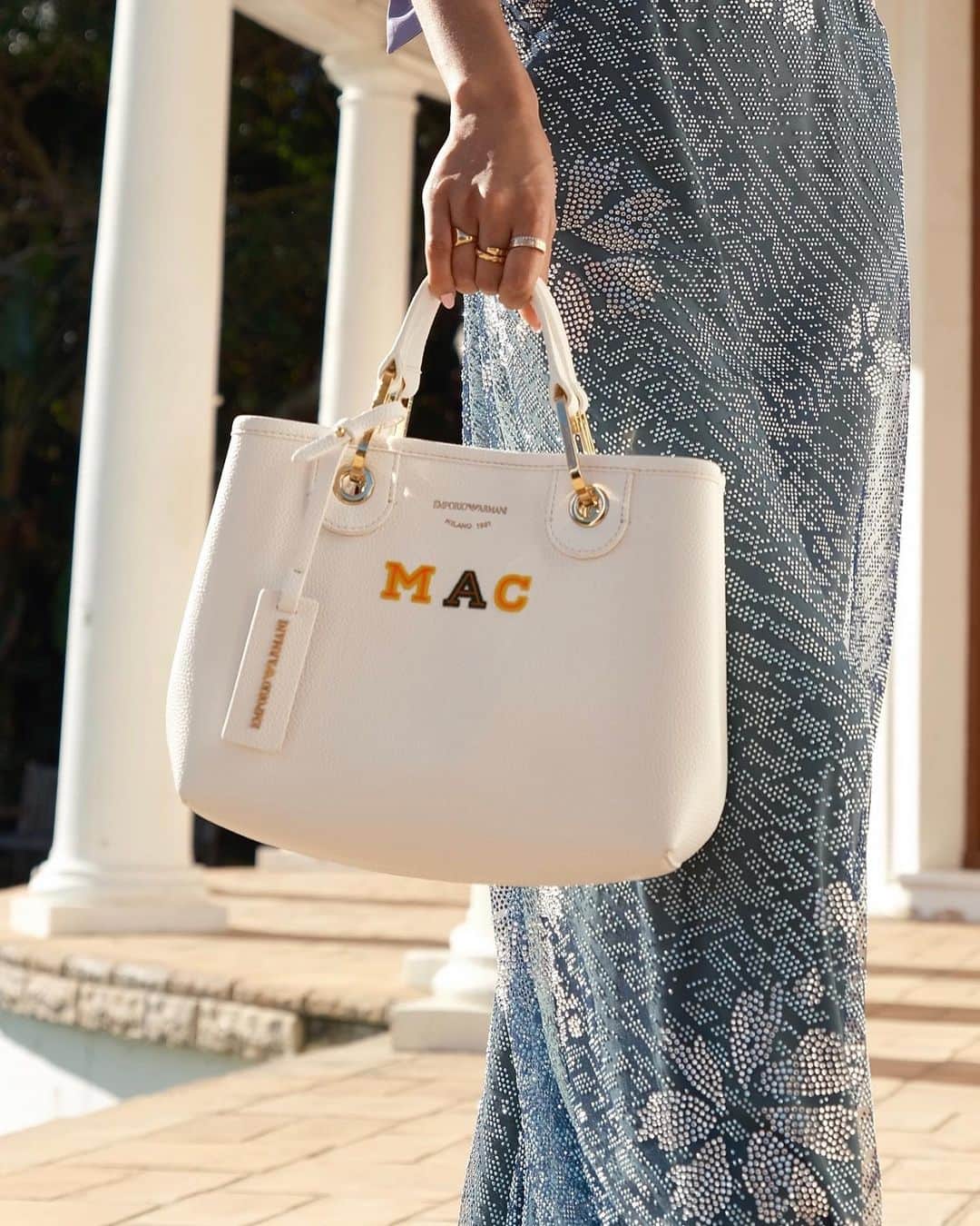 リリーマイマックさんのインスタグラム写真 - (リリーマイマックInstagram)「My new @emporioarmani MYEA bag 🤍 you can customize & add your initials! (Up to 3) I chose MAC .ad」5月8日 19時33分 - lilymaymac