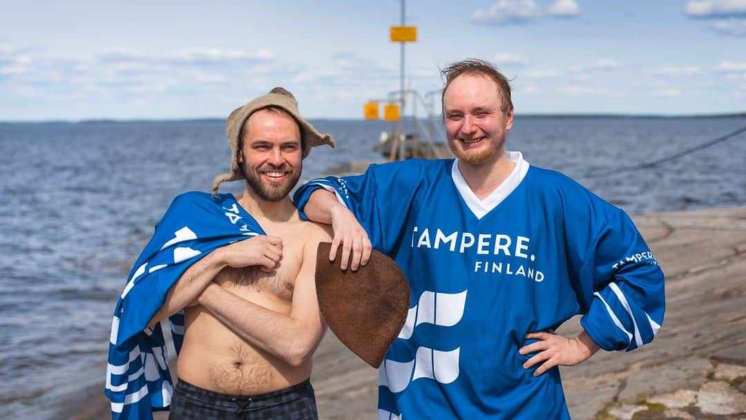 フィンランド政府観光局さんのインスタグラム写真 - (フィンランド政府観光局Instagram)「世界のサウナキャピタル（サウナ首都）タンペレがさらに熱く！🏒 今週末5月12日から、アイスホッケー男子の世界選手権がフィンランドのタンペレとラトビアのリガで共同開催されます。フィンランドの初戦は12日のアメリカ戦です。🇫🇮  大会期間中、タンペレはHome of Hockey（ホーム・オブ・ホッケー）として、街全体で様々なイベントが開催され、氷上以外でも盛り上がりをみせます。  この期間中にタンペレを訪れる機会のある人は、イベントに参加してフィンランド人と一緒に盛り上がってみませんか？🎉 https://kiekonkoti.tampere.fi/en/frontpage/  📸：Marko Kallio, Laura Paronen, Laura Vanzo/ @visittampereofficial  Kiitos! 🙏  #VisitTampere #homeofhockey #アイスホッケー #visitfinland #ourfinland #visitfinlandjp #finland #北欧旅行 #travelgram #フィンランド #フィンランド政府観光局 #北欧 #travel #instatravel #travel #travelgram #travelling #traveler #旅したくなるフォト #旅行 #旅 #海外旅行 #travelphotography  #タンペレ」5月8日 19時39分 - visitfinlandjapan