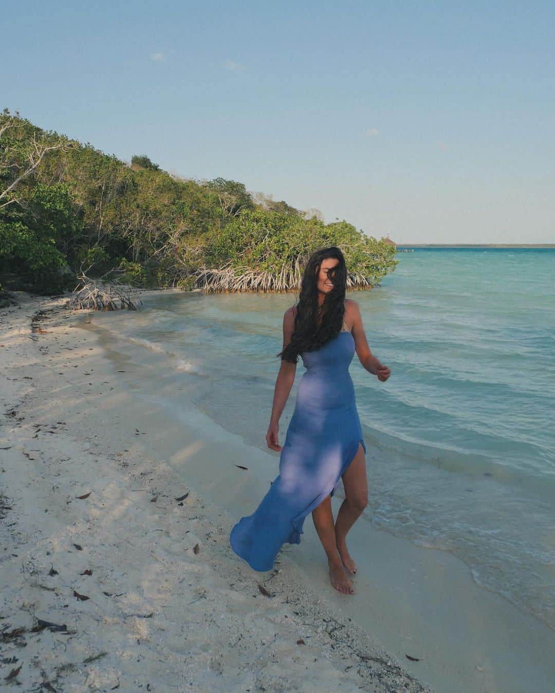 freepeopleさんのインスタグラム写真 - (freepeopleInstagram)「On holiday with @harliebriggsart_ 🌴🌊☀️  #whenyouwearFP」5月8日 20時00分 - freepeople