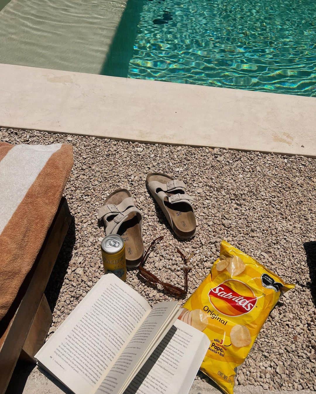 freepeopleさんのインスタグラム写真 - (freepeopleInstagram)「On holiday with @harliebriggsart_ 🌴🌊☀️  #whenyouwearFP」5月8日 20時00分 - freepeople