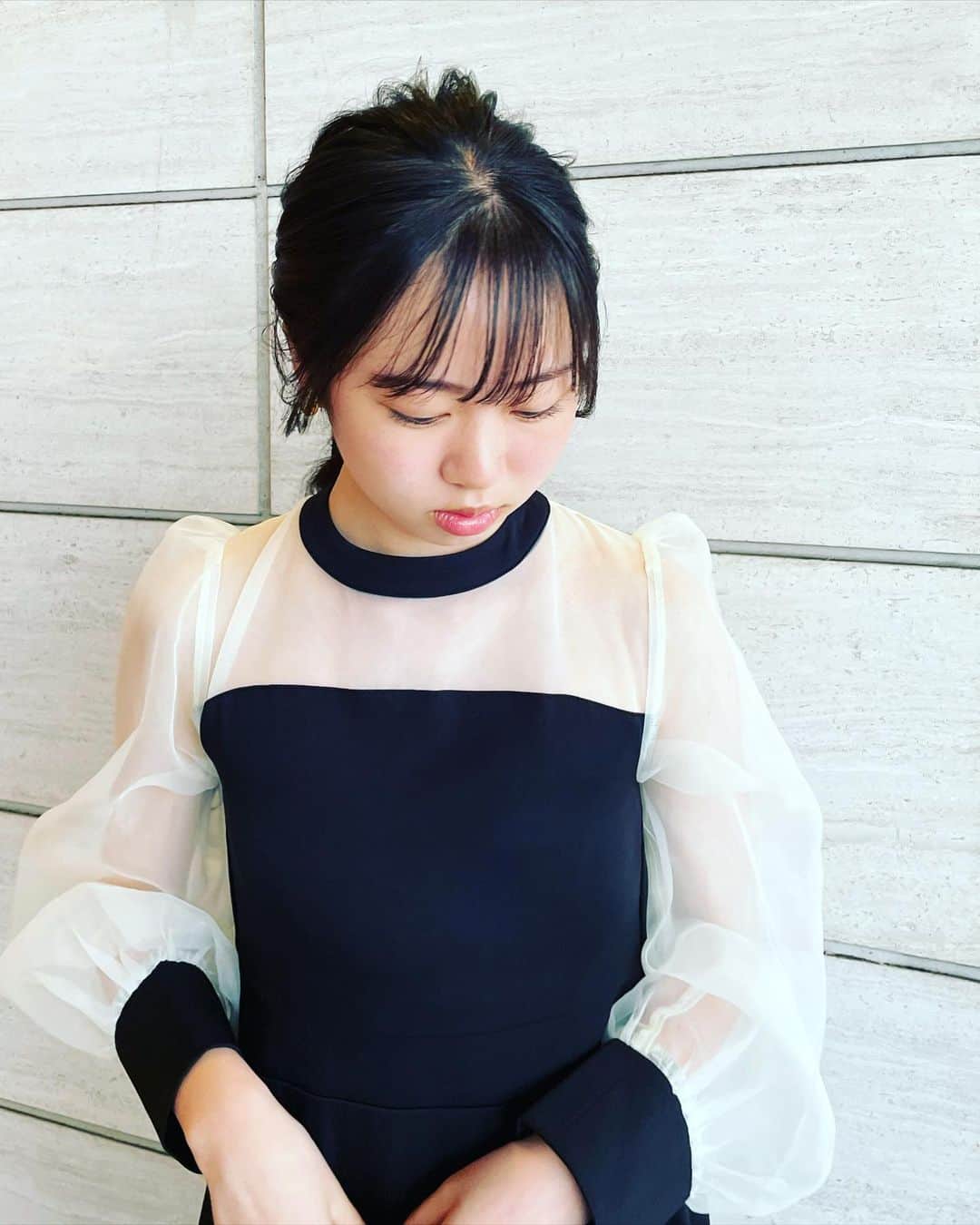 MICHICのインスタグラム：「💒 . . . 週末は甥っ子の結婚式にも参列  ドレスアップしたむすめは私より色気があった . . . 💒」