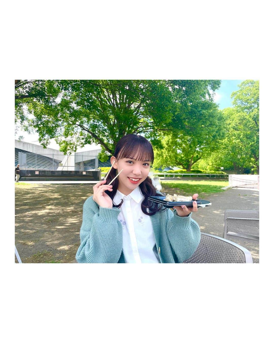 川瀬あやめ（ukka）さんのインスタグラム写真 - (川瀬あやめ（ukka）Instagram)「・ GW中に餃子フェス行ってきた❕ このあと駒沢公園から渋谷まで歩いてお茶飲んだあと六本木まで歩いて合計13000歩🚶‍♀️ 健康的すぎ！！超楽しい1日だったー✊🏻  #餃子フェス #駒沢公園 #ツインテール #ピンクグレージュ #川瀬あやめ #ukka」5月8日 20時27分 - ayame_kawase