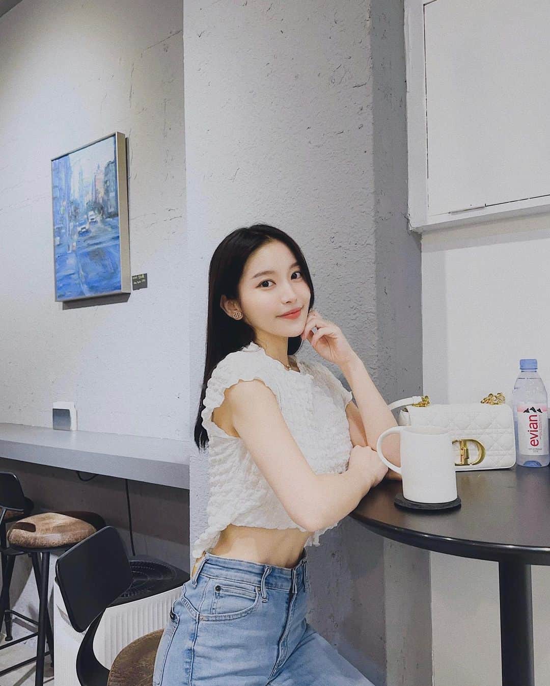 蔡瑞雪（Ruixue Tsai）さんのインスタグラム写真 - (蔡瑞雪（Ruixue Tsai）Instagram)「Coffee tea or ……..? ☕️ #커피」5月8日 20時25分 - snowbabyq