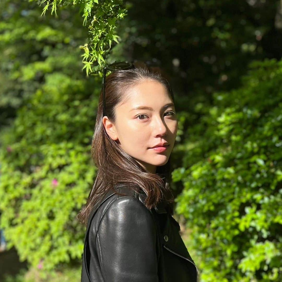 水沢エレナのインスタグラム：「みんな、GWはどうでしたか？？🌷  私は友達や家族と過ごしたり、大好きな自然に触れたり、初めての映画祭に出席したり✨ あっという間でした🌿  映画祭の様子は写真が届いたらまた載せますね🎬    #ゴールデンウィーク #新緑 #散歩」