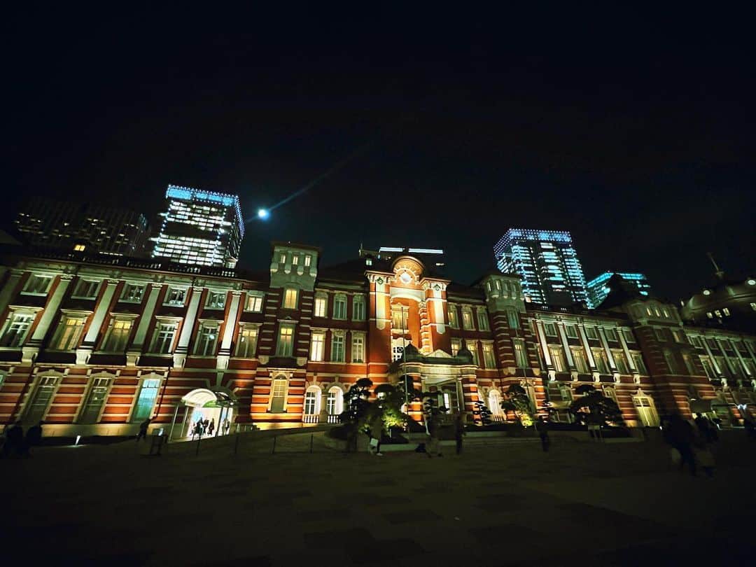村上佳佑さんのインスタグラム写真 - (村上佳佑Instagram)「🚉🚉🚉  Tokyo Station  #tokyostation  #singersongwriterlife  #soulmusiclovers  #murakamikeisuke」5月8日 20時53分 - keisukemurakami_official