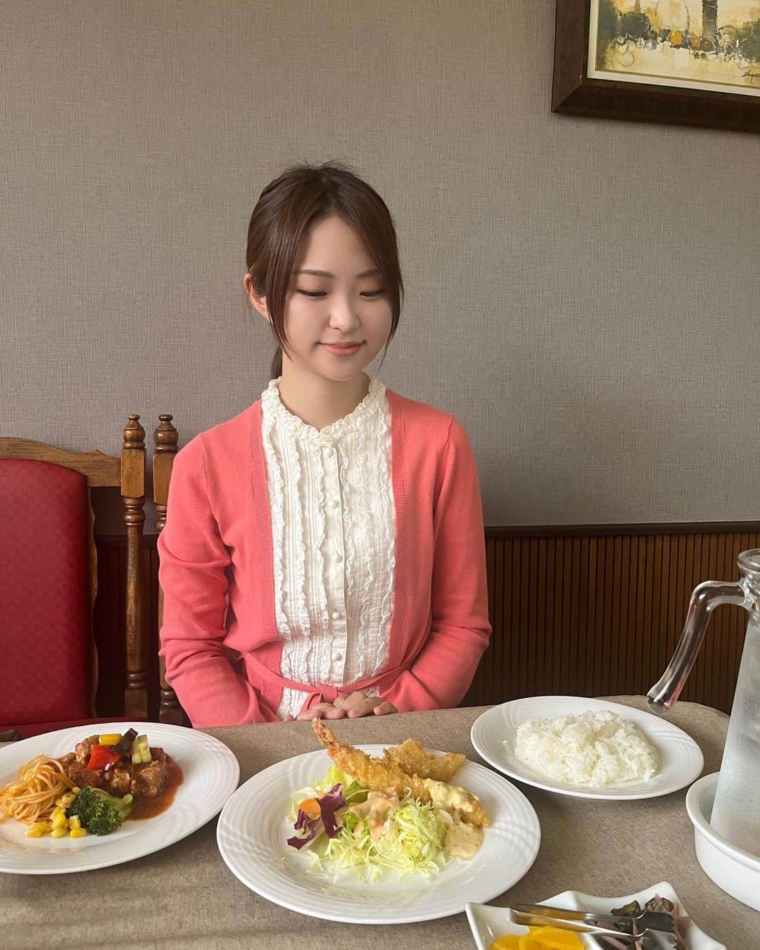 高松あいさんのインスタグラム写真 - (高松あいInstagram)「わんわんわんわんわん🐩  ❤︎  だいすきな実家のメープルと、かんちゃんにもらったかわいいトイプーちゃんと、おごはんと、ネモフィラ  メーちゃん眠そう . #地元に帰ろう  #138タワーパーク #一宮 #ヴァイオリニスト #violin #violinist  #音楽好きな人と繋がりたい #音楽のある生活 #cameragirl #instagram #instagood #小提琴 #🎻 #photographyeveryday」5月8日 20時48分 - takamatsu_ai