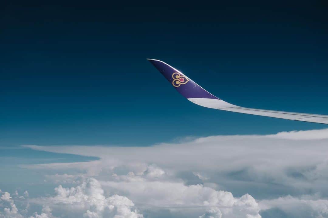 タイ航空のインスタグラム：「Feeling on top of Japan with Thai Airways! 🇯🇵✨ The view from above is simply breathtaking as we take off on our direct flight to Nagoya. Where will your next adventure take you? Let us know in the comments below! 🌎👇 #ThaiAirways #smoothassilk #WingInTheSky #DirectToNagoya #TravelInspiration #nagoya #tg644 #tg」