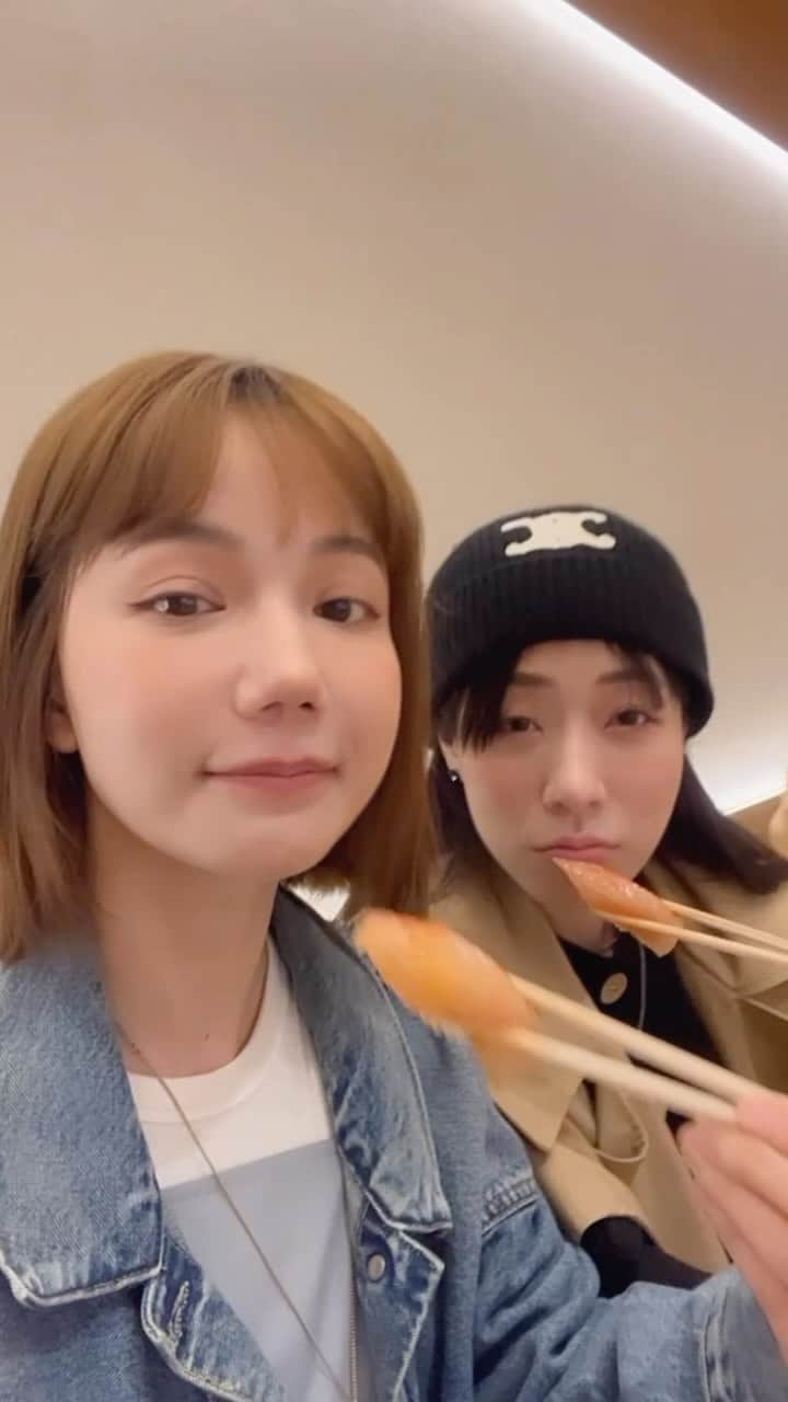 謝琦琦（Kiki）のインスタグラム：「吃不下的時候 坐在旁邊的朋友有福了」