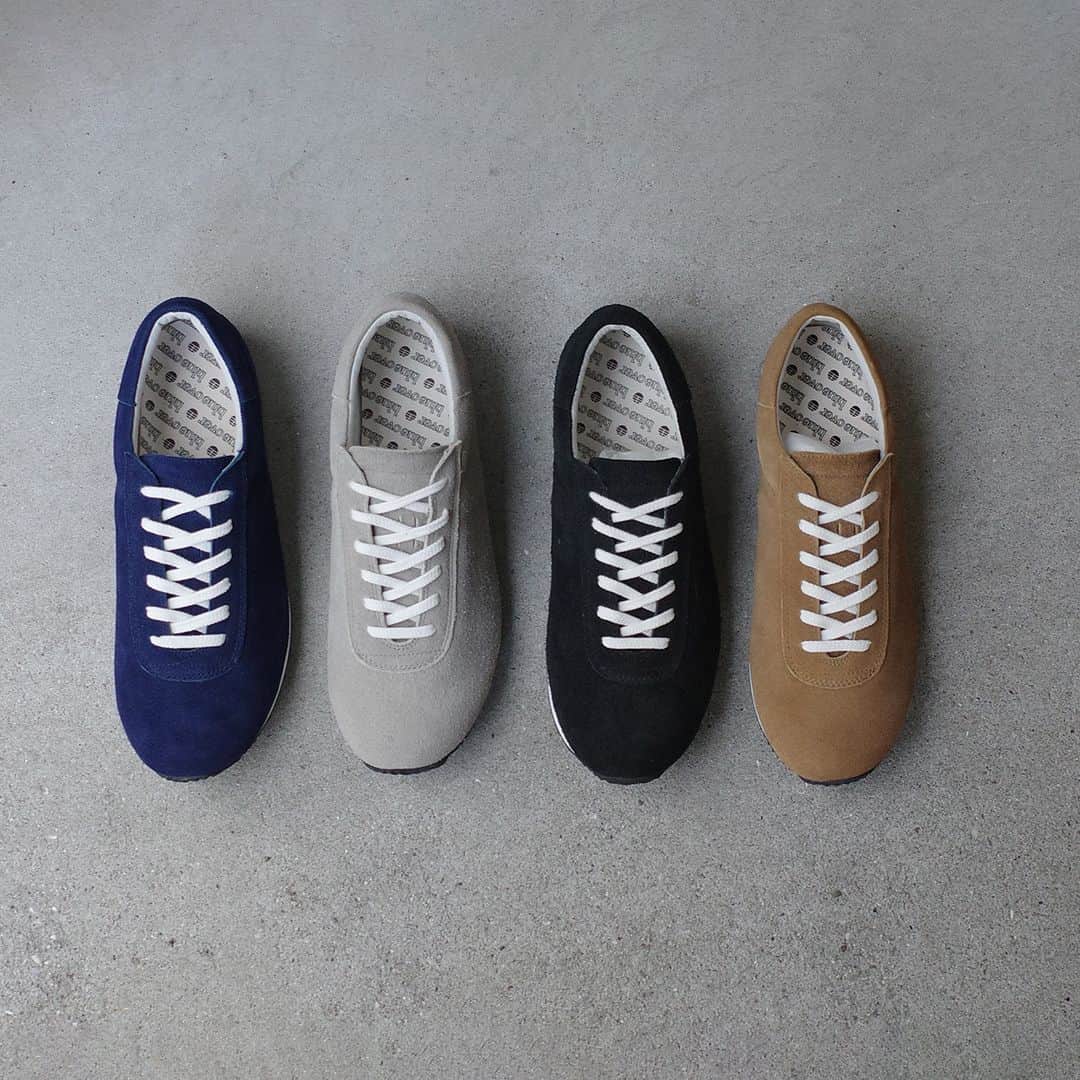 struct by blueover さんのインスタグラム写真 - (struct by blueover Instagram)「blueoverの定番モデルMikeyは、快適に歩く道具としての靴であり、日常着です。 経年により足に馴染む繋ぎ目のない一枚革のアッパーパターン。 革靴のように、履きこむほどに自分の足の形に沿います。   #blueover #レザースニーカー  #スニーカー#革  #革靴 #日本製  #日本製スニーカー  #madeinjapan #シンプルスニーカー  #レトロスニーカー」5月8日 21時00分 - blueover_struct