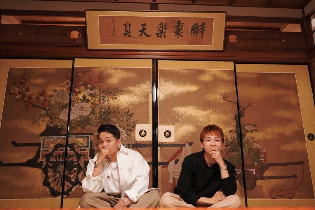 FUKAMIのインスタグラム：「京都のYouTubeやっとアップされました❤️ 京都の『ひいらぎや』という由緒正しい旅館に、お友達みーーーんなで泊まりましたw」