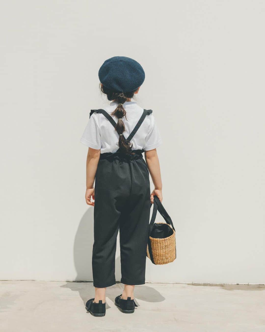 THE SHOP TKさんのインスタグラム写真 - (THE SHOP TKInstagram)「\ 子供の日にはリンクコーデでお出かけ /  明日の5月5日は子供の日 お子様の行きたい場所などにお出かけする方も多いはず。  今年はペアルックのTシャツで出かけてみるのはいかがでしょうか？    【ママリンク プリントロゴTシャツ】 price_¥2,200〜 tax in  【コットンロゴTシャツ】 price_¥3,960-tax in     ※ アイテム詳細は @theshoptk_official トップページ内URLからご覧下さい。 　   #theshoptk #ザショップティーケー #子供の日 #ペアルックコーデ #ペアルック #リンクコーデ」5月5日 0時17分 - theshoptk_official