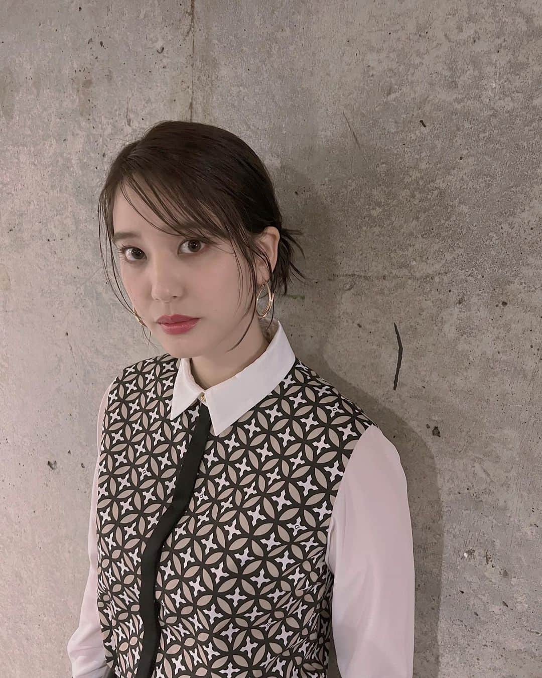 山崎紘菜のインスタグラム：「✨ @girlsaward_official  ありがとうございました😳 @dressterior_official さんの ステージに出演させていただきました✨ #GirlsAward2023ss」