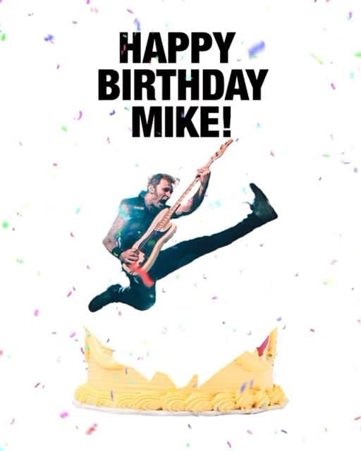 Green Dayのインスタグラム：「May the 4th be with @mikedirnt today 🎉🎉🎂」