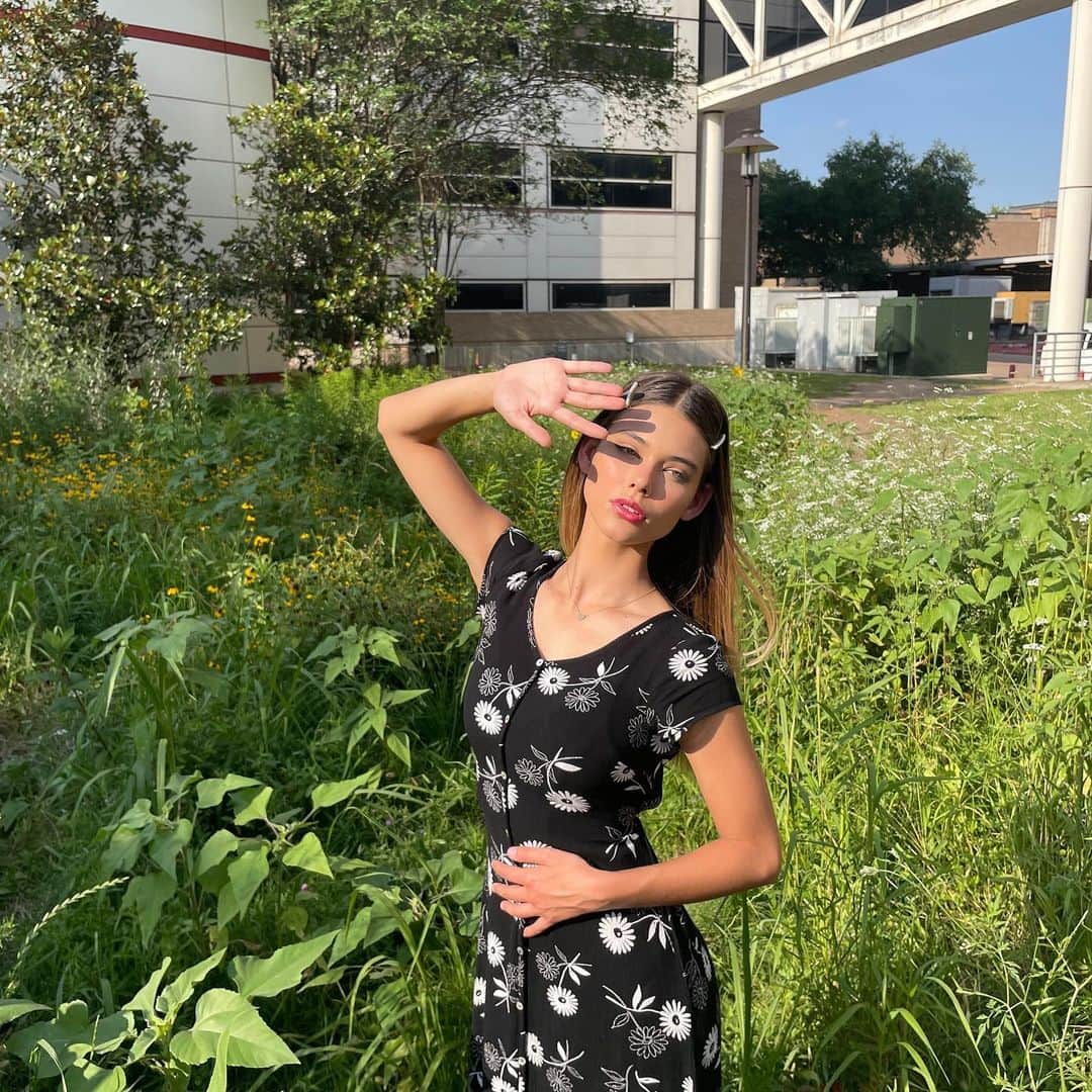 Laneya Graceのインスタグラム：「summer baby 💛」
