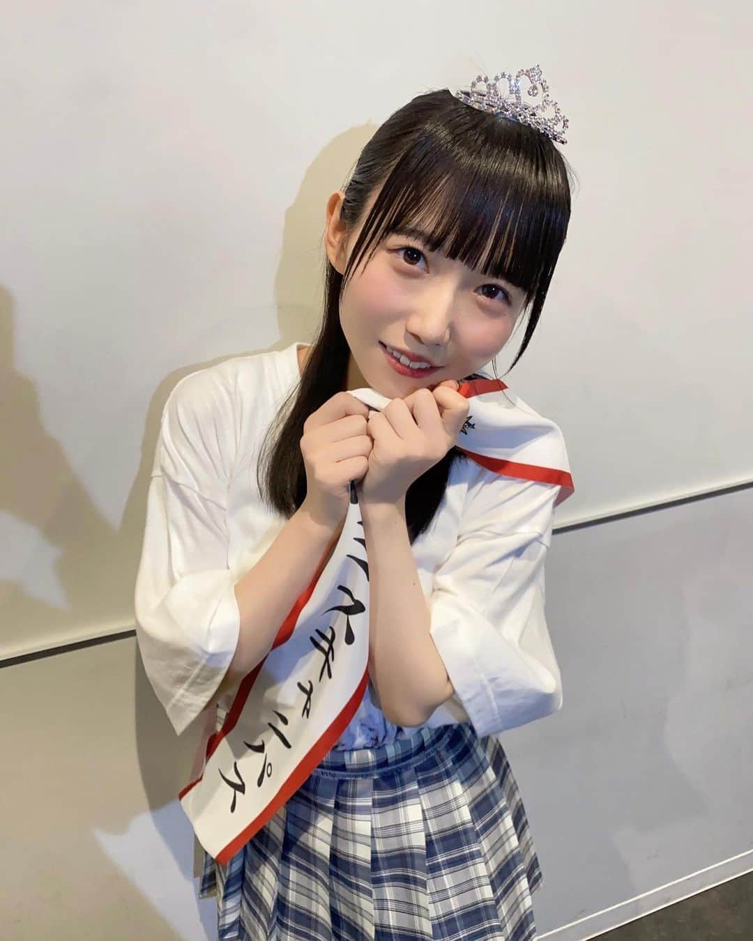 のインスタグラム：「TIF学園祭ミスコン、優勝して初代グランプリになりました！🎂 サイトで、現地で、投票してくださった皆様ありがとうございます！ すごく不安でずっと挙動も変になっちゃって、、😣 みんなの応援の言葉や駆けつけてくれる行動にすんごい支えられた😭ありがとうー！！  特典のグラビアも記事もTIFトークステージも楽しみ〜！ みんな本当に本当にありがとう！！！  有咲も週プレさん投票頑張ってるし グループとして次はいよいよTIFメイン争奪前哨戦。 なにより負けるわけにはいかない！ ここで勝てたのデカい🤭なんだかプレッシャーでどうにかなりそうだった肩が少し軽くなってまだまだ頑張れそうです。 ついてきてくれると嬉しいな」
