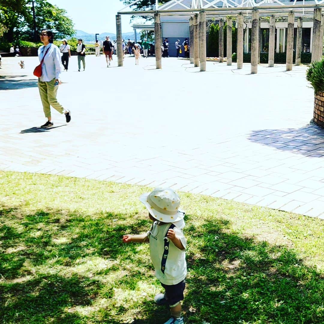 門倉貴史さんのインスタグラム写真 - (門倉貴史Instagram)「家族で横浜の金沢動物園に行ってきました～❗  イエーイ🤓😘イエーイ🤓😘イエーイ🤓😘  コアラがとてつもなく可愛かった❗  #あかちゃんのいる生活  #金沢動物園  #コアラ #キリン #カンガルー」5月4日 16時20分 - takashikadokura