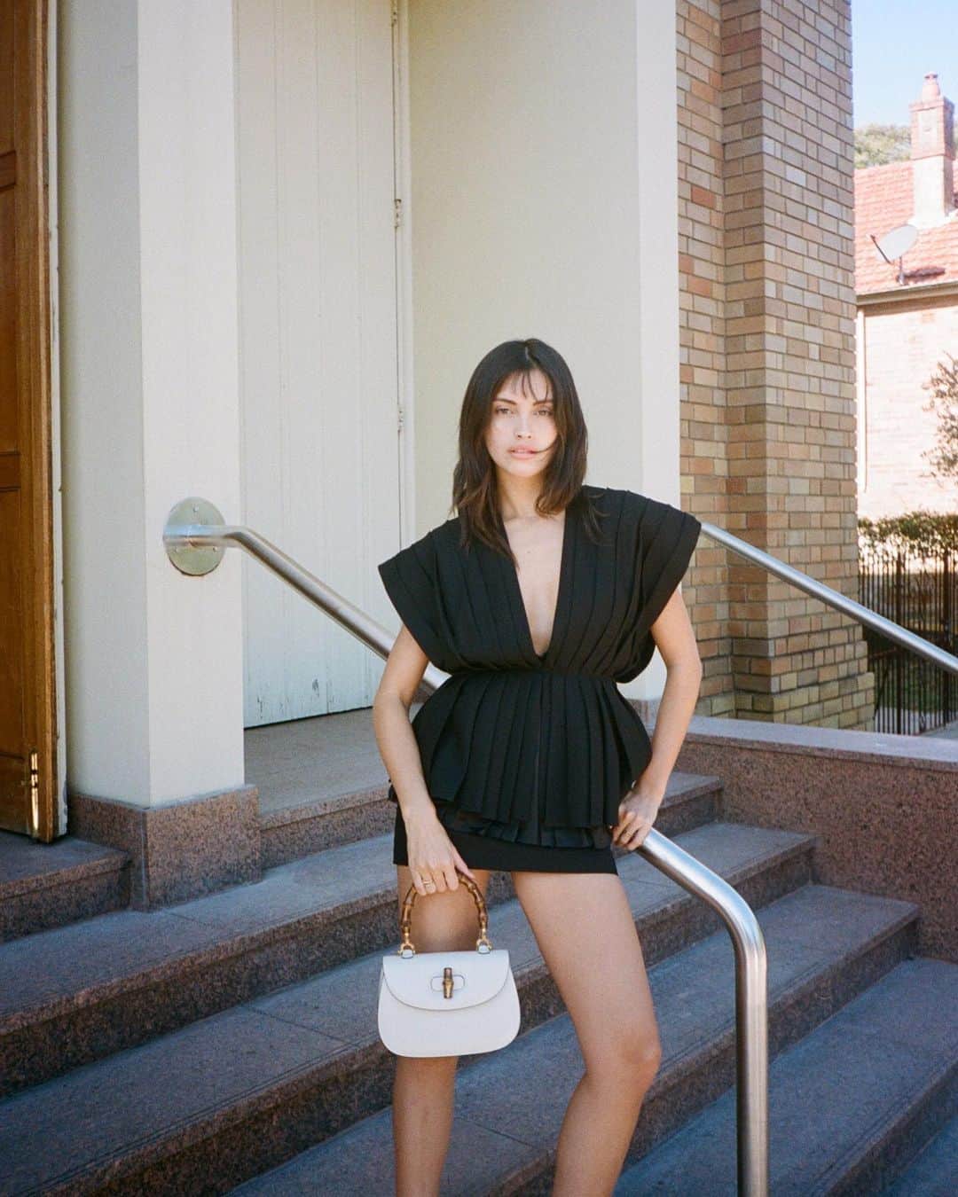 サラ・エレンのインスタグラム：「Sunny with a chance of @gucci #GucciBamboo1947」