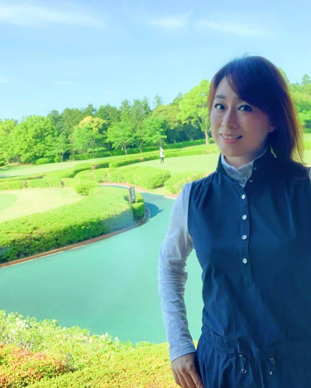 やすみりえさんのインスタグラム写真 - (やすみりえInstagram)「🍃みどりの日🍃  目に鮮やか⛳️良い季節です😊  #川柳#ことばの力#ことのは#575 #senryu #ゴルフ#golf #ゴルフ大好き#ゴルフ上手くなりたい #lanvinsport #ゴルフウェア #茂原カントリー倶楽部 #素敵なゴルフ場#ゴルフ場の風景」5月4日 16時26分 - rie575kotonoha