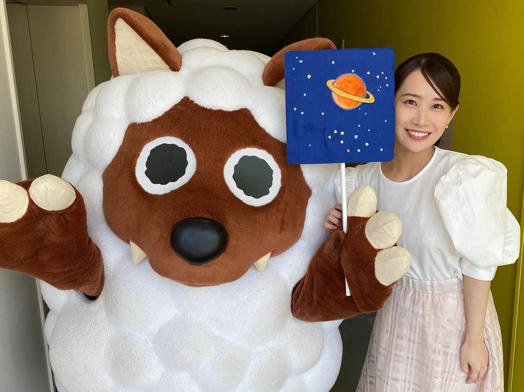 島津咲苗さんのインスタグラム写真 - (島津咲苗Instagram)「答えはツキノワグマでした🐻 みなさんわかりましたか？？＾＾ 明日もご覧ください♪ . . @dodesuka_6ch #ドデスカ #メーテレ #アナウンサー #島津咲苗 #ウルフィ #gw #ゴールデンウィーク #後半戦 #衣装」5月4日 16時27分 - sanae_shimazu