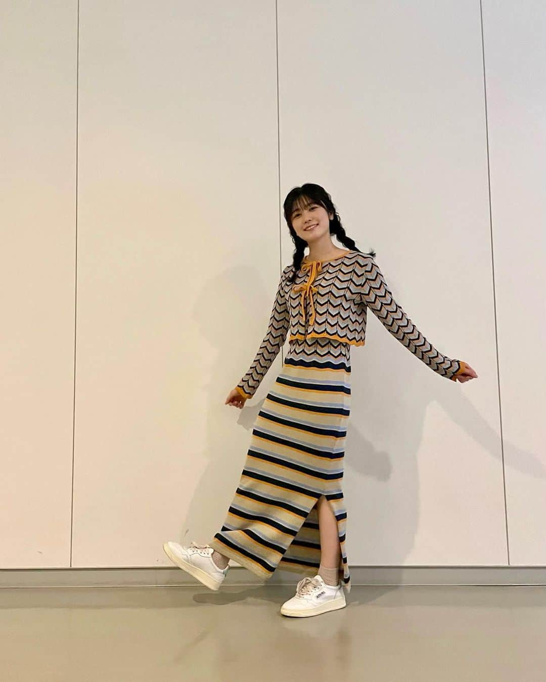 丹生明里のインスタグラム：「ミーグリの日  セットアップワンピース👗  #三つ編み #日向坂46 #丹生ちゃん #nibugram」