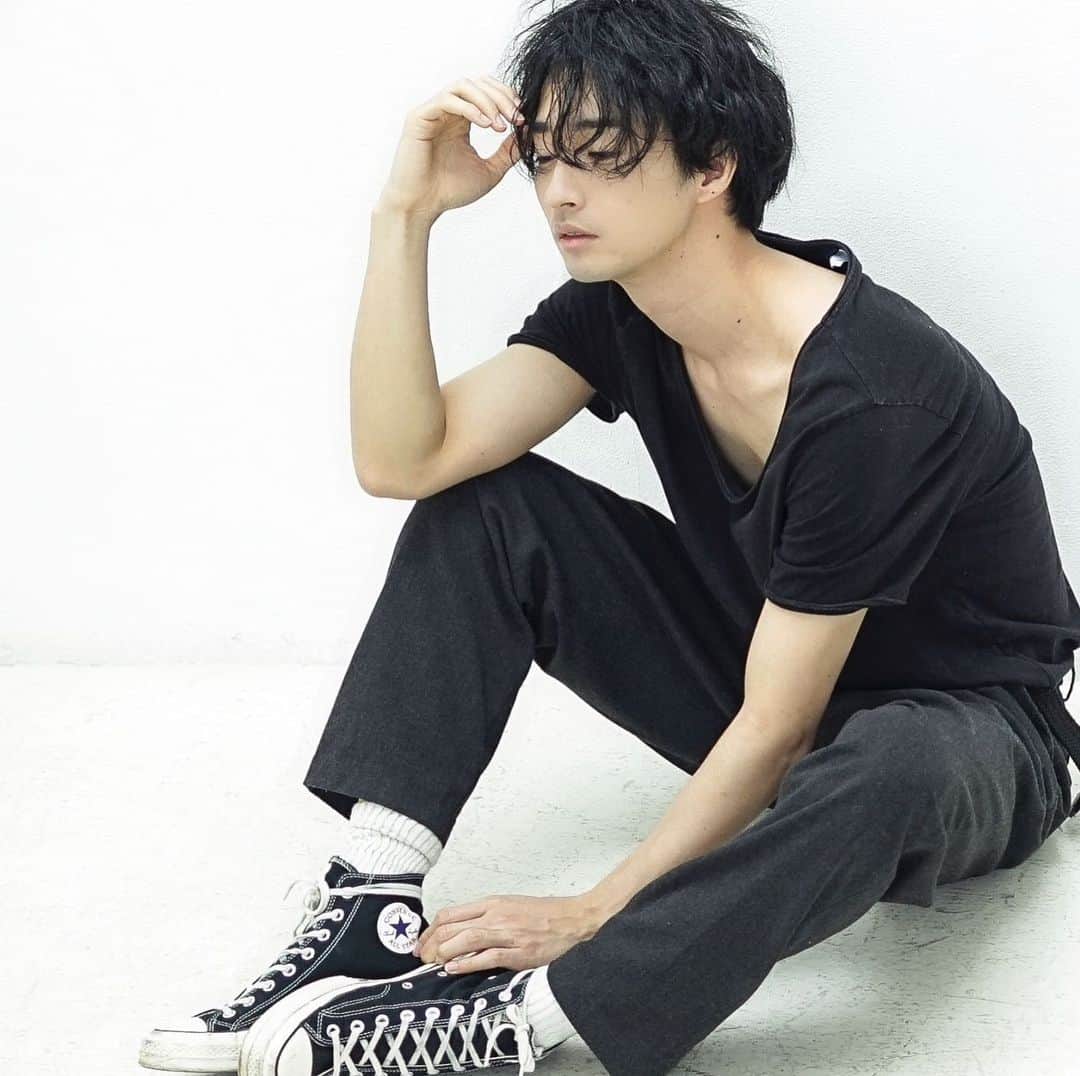 ロビンのインスタグラム：「Summer is just around the corner.  Good old pic @abekenta_」
