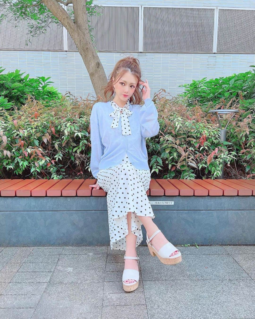 米本紗弥香さんのインスタグラム写真 - (米本紗弥香Instagram)「Dot×Blue👗 色使いも気分も爽やか♬  #location #fashion #ファッション #model #japanesegirl #coordinate #instadaily #lifestyle #instapic #ootd #outfit #springoutfit #springstyle #ファッションコーデ #ファッション #コーディネート #お洒落さんと繋がりたい #今日のコーデ #ファッション #大人女子コーデ #SHEINコーデ #プチプラコーデ #水玉コーデ #カラフルコーデ #カーディガンコーデ #低身長コーデ #152cmコーデ #ZARA #GRL #shein」5月4日 17時26分 - yonesaya_official