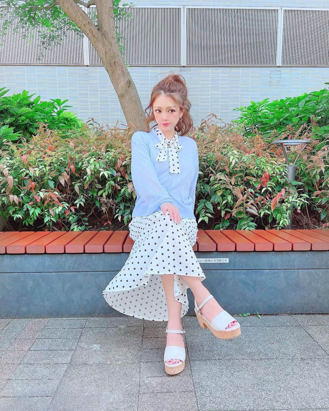 米本紗弥香さんのインスタグラム写真 - (米本紗弥香Instagram)「Dot×Blue👗 色使いも気分も爽やか♬  #location #fashion #ファッション #model #japanesegirl #coordinate #instadaily #lifestyle #instapic #ootd #outfit #springoutfit #springstyle #ファッションコーデ #ファッション #コーディネート #お洒落さんと繋がりたい #今日のコーデ #ファッション #大人女子コーデ #SHEINコーデ #プチプラコーデ #水玉コーデ #カラフルコーデ #カーディガンコーデ #低身長コーデ #152cmコーデ #ZARA #GRL #shein」5月4日 17時26分 - yonesaya_official