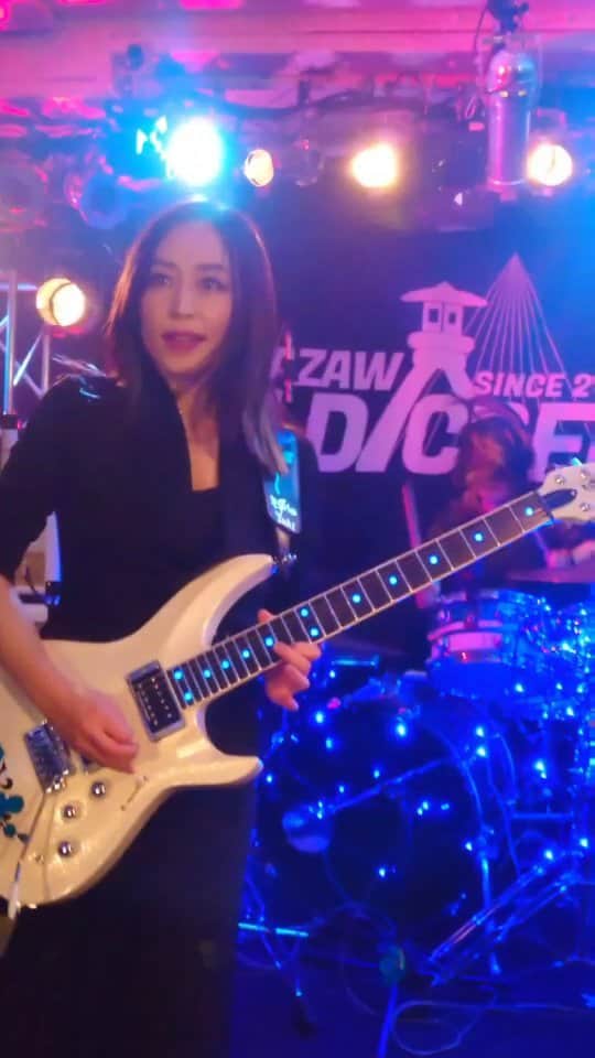 Yukiのインスタグラム：「昨日のライブから"Red Light, Green Light"   D_Drive Direct hit Tour has begun!   Direct hit Tour始まりました！ 初日は金沢Gold Creek。 ご来場ありがとうございました！  対バンのThe Caterpillarsさんと縁JOYさんもありがとうございました🙏🏻  本日は新潟Live Bar Mushです。 後ほどお会いしましょう🤘🏻   #D_Drive #Yuki #guitar #guitarist #marshall #esp #BOSS #rock #metal #music #femaleguitarist  #horizon3 #japan #japanesewoman #ギター  #ライブ  #tour」