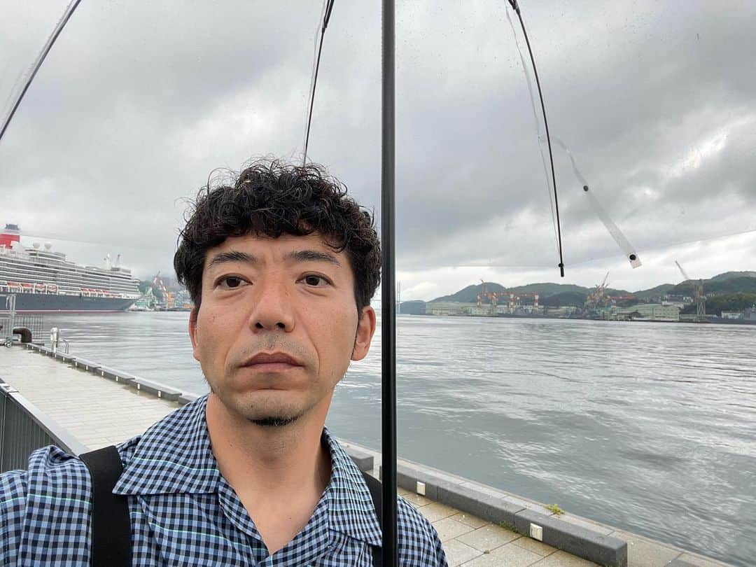 森慎太郎のインスタグラム：「長崎の出島フェス、雨の中来てくれてありがとうございました！ ただ、長崎は、雨が似合う。 #出島フェス」