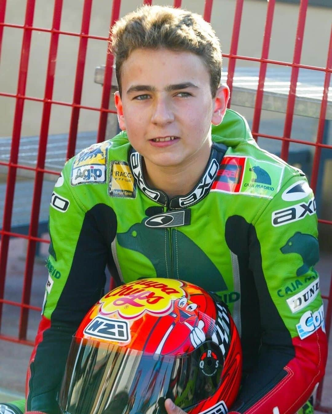 MotoGPさんのインスタグラム写真 - (MotoGPInstagram)「21 years ago today… a youngster with a dream made his debut 🙂  #SpanishGP 🇪🇸 #JorgeLorenzo #JL99 #MotoGP」5月4日 18時00分 - motogp