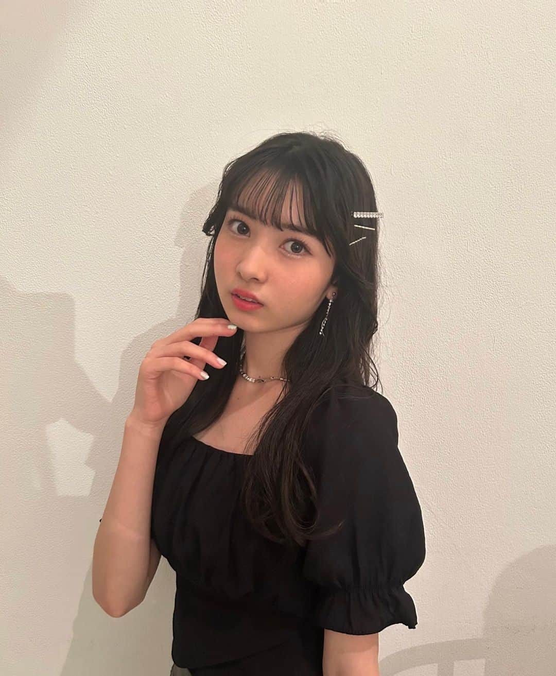 川原美杏さんのインスタグラム写真 - (川原美杏Instagram)「ニコラ6月号「SONAの涙袋グリッターでうるうる爆盛れeye♡」のオフショです‪‪☺︎‬  今月号のふろくの涙袋グリッターを使ったメイクを紹介していますꕤ︎︎·͜· ︎︎涙袋メイクだけじゃなく、アイシャドウや色々な使い方もできちゃいます！💞  そして今年もニコラ専属モデルオーディションの募集が始まりましたー！なんと！今年のグランプリの子は夏に行われるイベントのランウェイでデビューします(*^^*)  少しでも興味がある子はぜひぜひ応募してみてねー！詳しくは「ニコラネット」で検索してね！  #ニコラ #nicola #ニコモ #ニコラ6月号発売中 #川原美杏 #ニコラ専属モデル #オーディション」5月4日 17時54分 - kawahara_mian_official